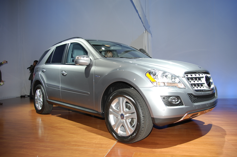 Illustration for article titled 2010 Mercedes ML450 Hybrid: V8 Power With V6 Fuel Economy